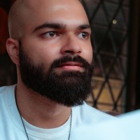Vivek R